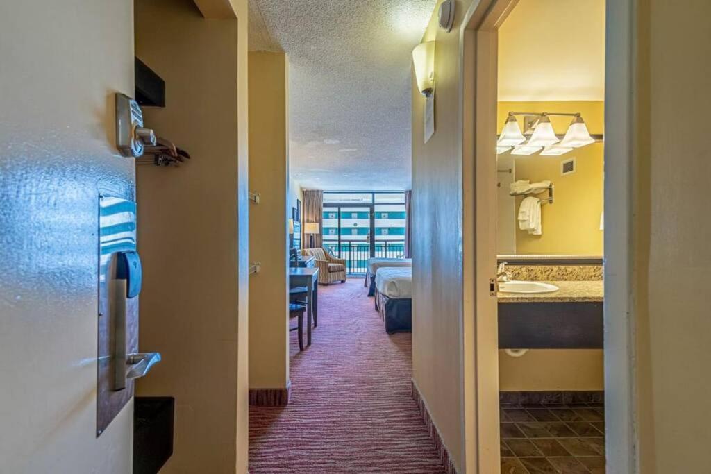 Remodeled Condo, Waterpark View At Landmark Resort Myrtle Beach Exterior photo